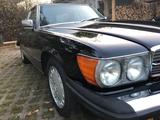 Mercedes-Benz SL 560 triple black checkheftgepflegt - Mercedes-Benz SL aus dem Jahr 1986