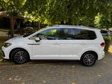 Volkswagen Touran 1.5 TSI OPF DSG Highline Highline - VW Touran Gebrauchtwagen in Düsseldorf