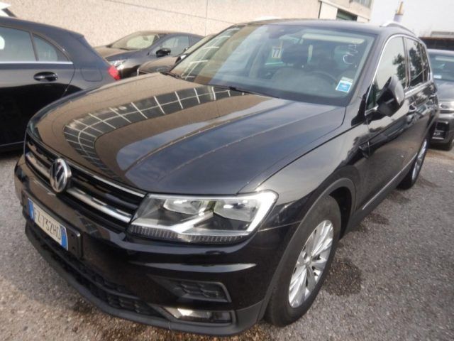 Volkswagen VOLKSWAGEN Tiguan 2.0 TDI SCR DSG Business BlueM