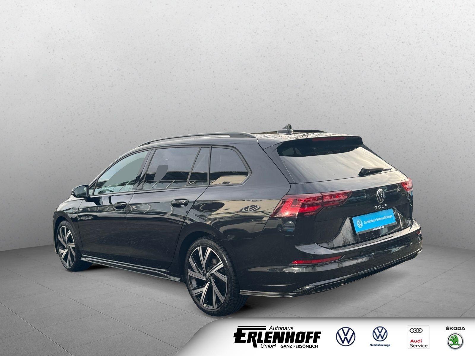 Volkswagen Golf VIII Variant R-Line 2,0 l TDI SCR DSG Black foto 3