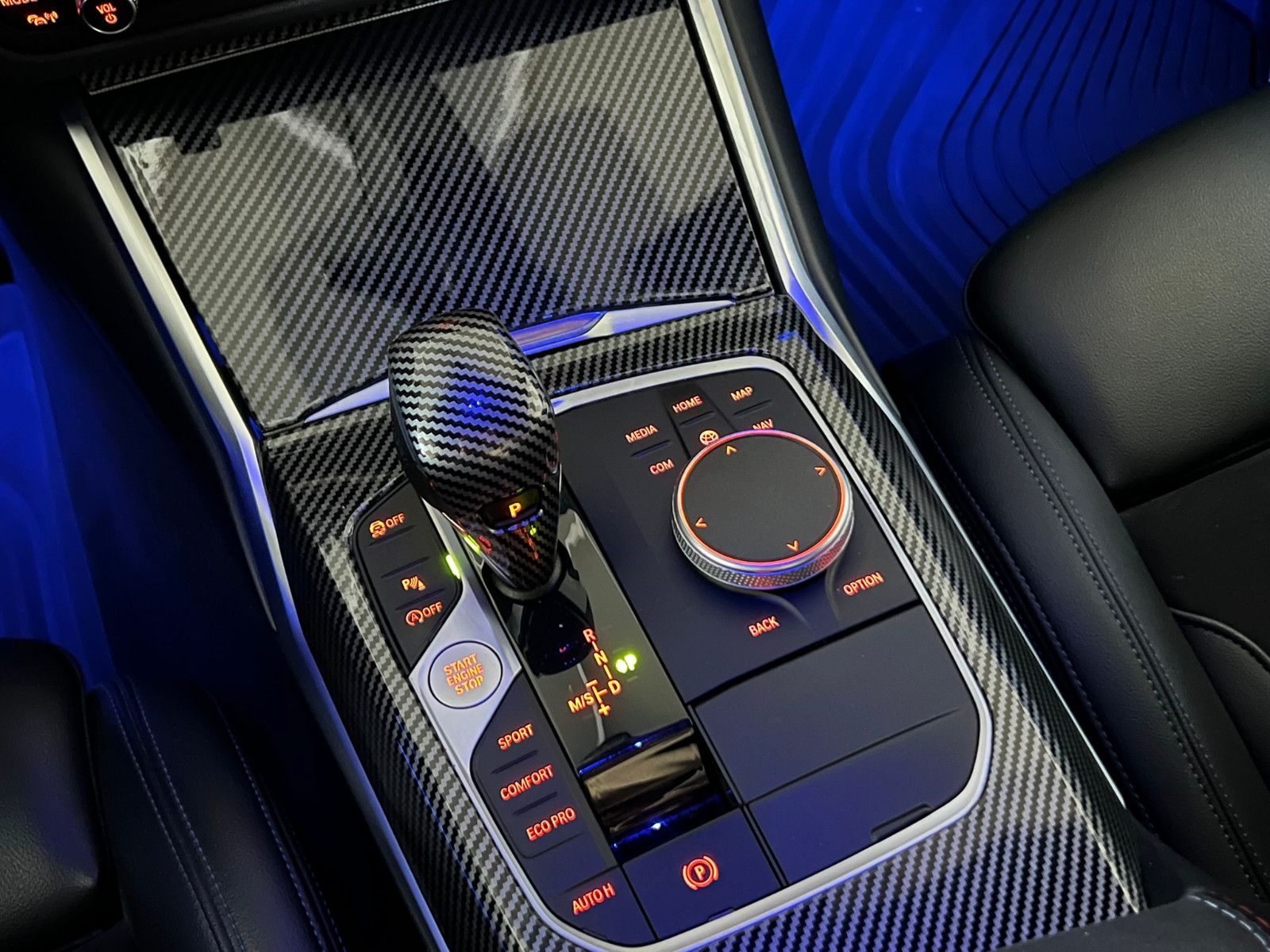 Fahrzeugabbildung BMW 330 i Lim M SPORT/LED/VRTL COCKPIT/19ZOLL/DE FZG