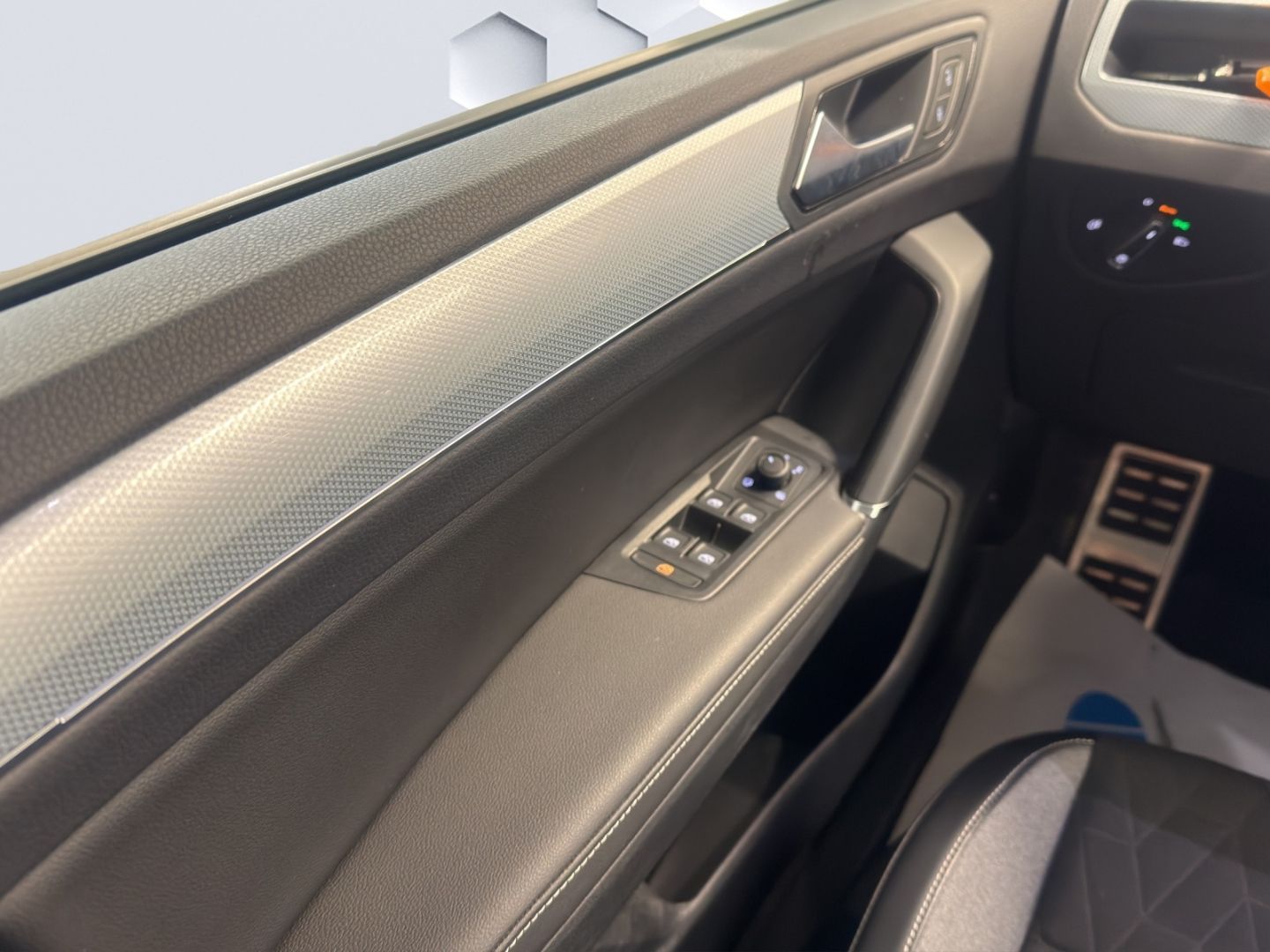 Touran Comfortline 2.0TDI 110kW DSG AHZV LED GJR