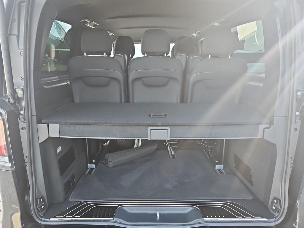 Fahrzeugabbildung Mercedes-Benz V 250 Style lang 7 Sitze 2,5t AHK EASY-Paket