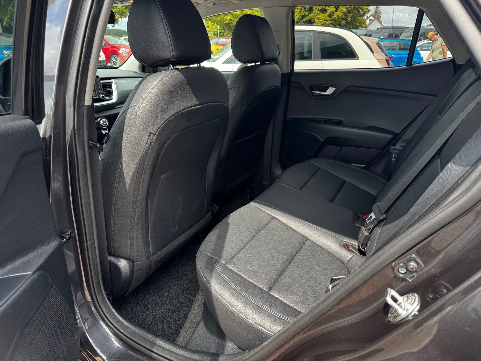 Fahrzeugabbildung Kia Stonic 1.0 T-GDI PLATINUM Navi Kamera Sitzhzg.