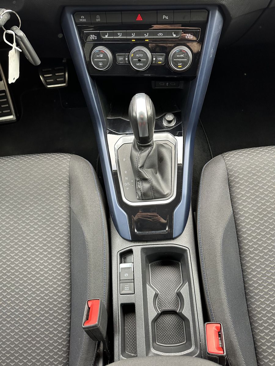 Fahrzeugabbildung Volkswagen T-Roc 2.0 TDI DSG Style NAV+ACC+KAM+VCOCK+PP+1HD
