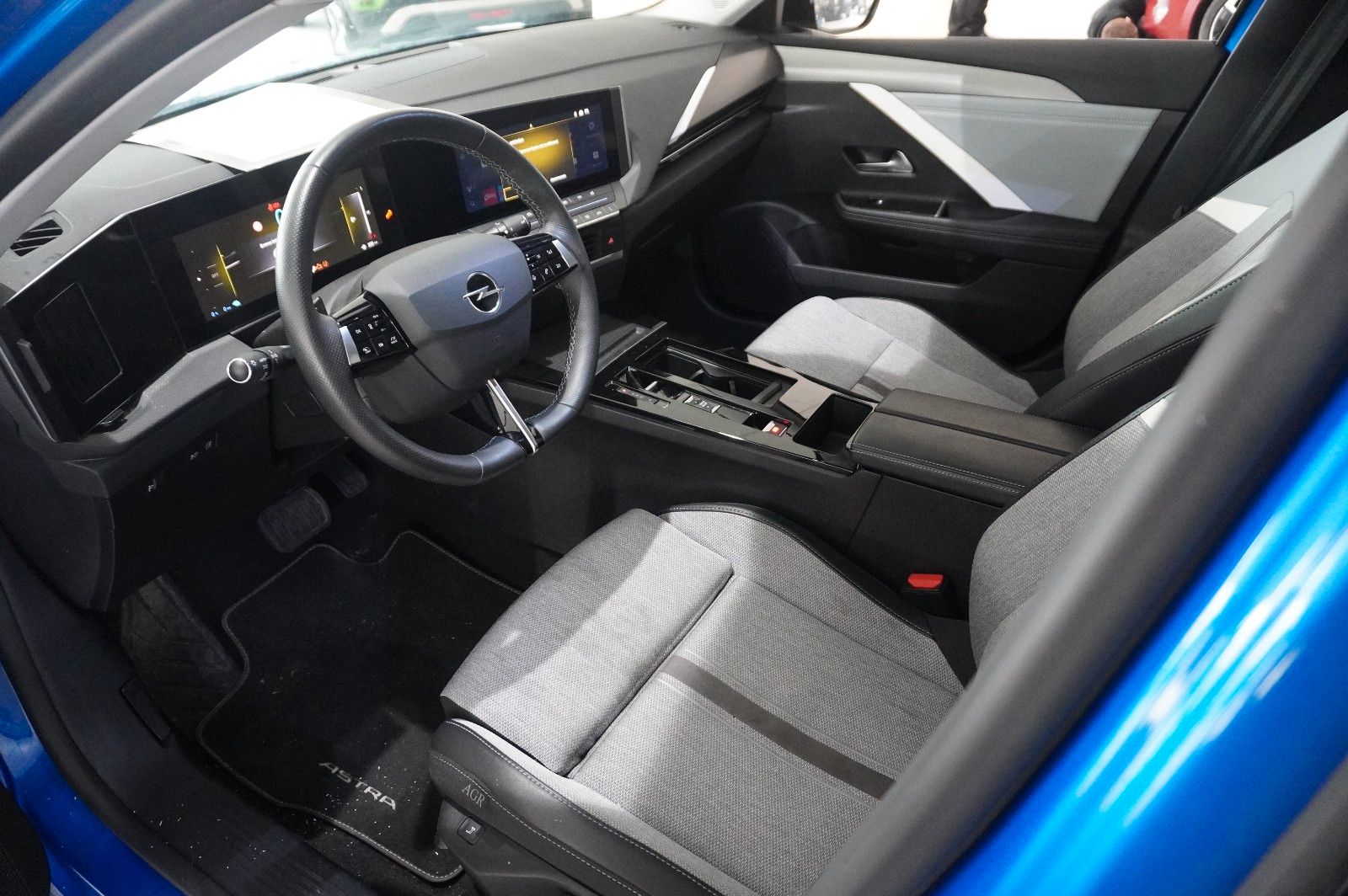 Fahrzeugabbildung Opel Astra L Lim. 1.6 HYBRID ELEGANCE NAVI/LED/SH/AHK