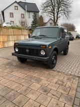 Lada NIVA 1.7i 4X4 TÜV 10/27  AHK  SERVO  BJ2008 - Lada aus 2008