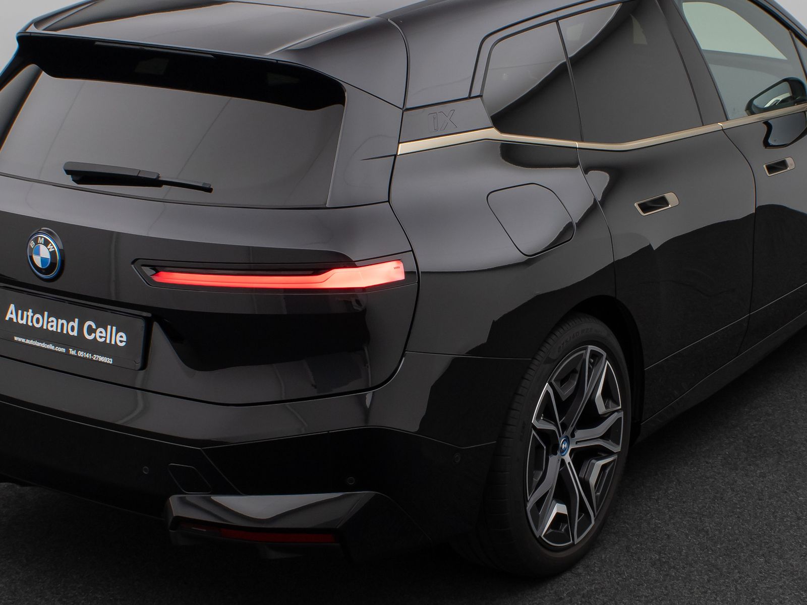 Fahrzeugabbildung BMW iX xD40 Edition Sport 360°Laser SkyLounge 22Zoll