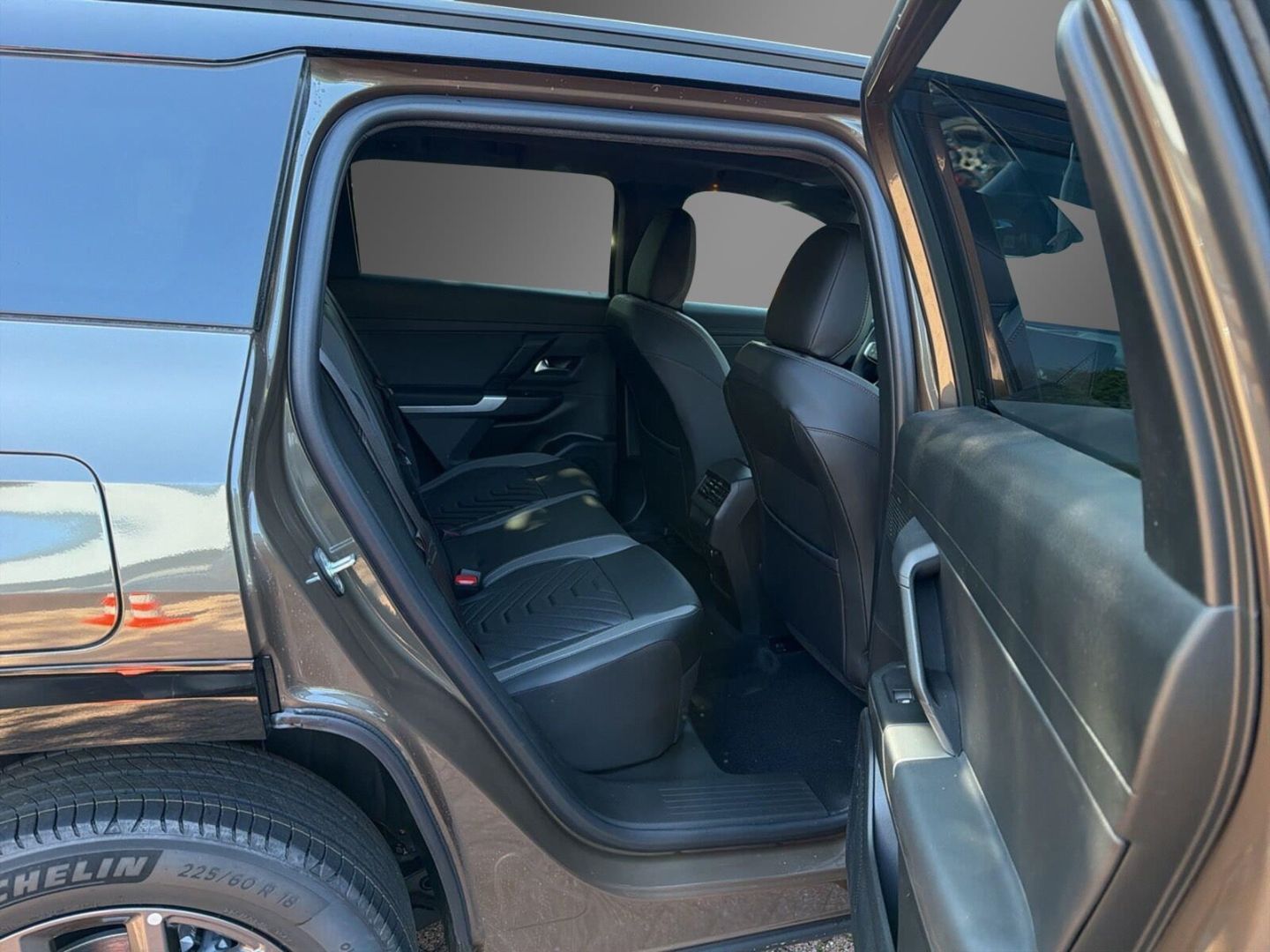 Fahrzeugabbildung Jeep Compass MY26 FIRST EDITION E-HYBRID PANO VOLL