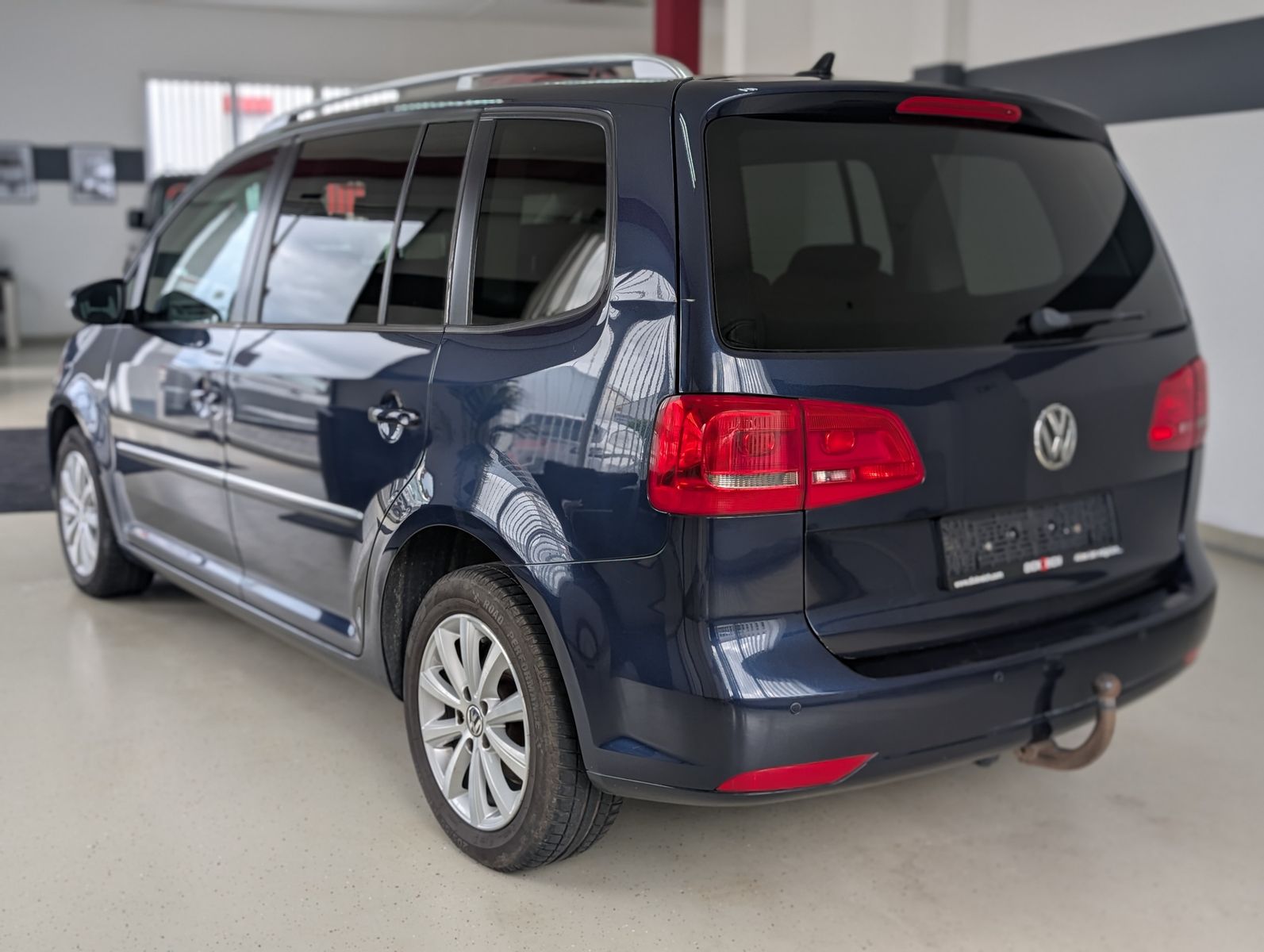 Fahrzeugabbildung Volkswagen Touran 2.0 TDI Highline PANO AHK PDC APP XENON