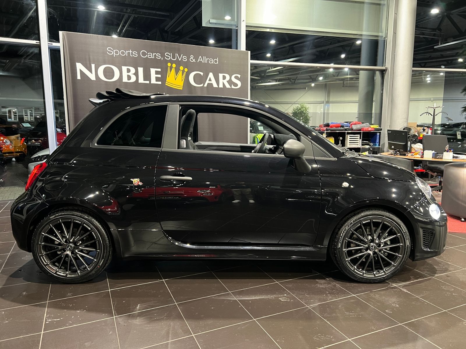 Fahrzeugabbildung Abarth 595C T-Jet NAV DAB PDC ALU