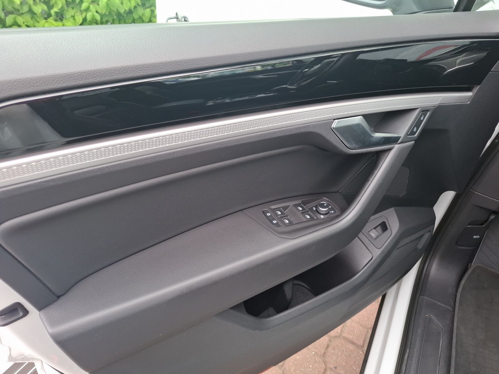 Fahrzeugabbildung Volkswagen Touareg TDI AHK Navi Leder ACC RFK SH 19"