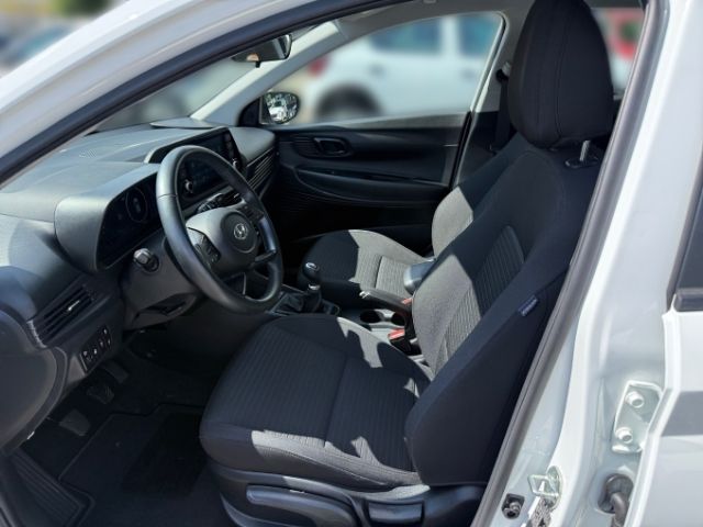 Fahrzeugabbildung Hyundai i20 Essential 1.2 T-GDI +CARPLAY+TEMPOMAT+SHZ+RF