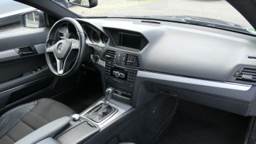 Mercedes E 220 - 12