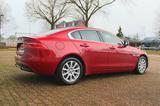 Jaguar XE 25t 250PS AWD Prestige Automatik - Jaguar XE Prestige mit Benzin-Antrieb