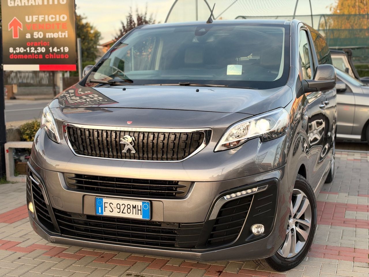 Peugeot Traveller BlueHDi 180 CV EAT8 DISABILI