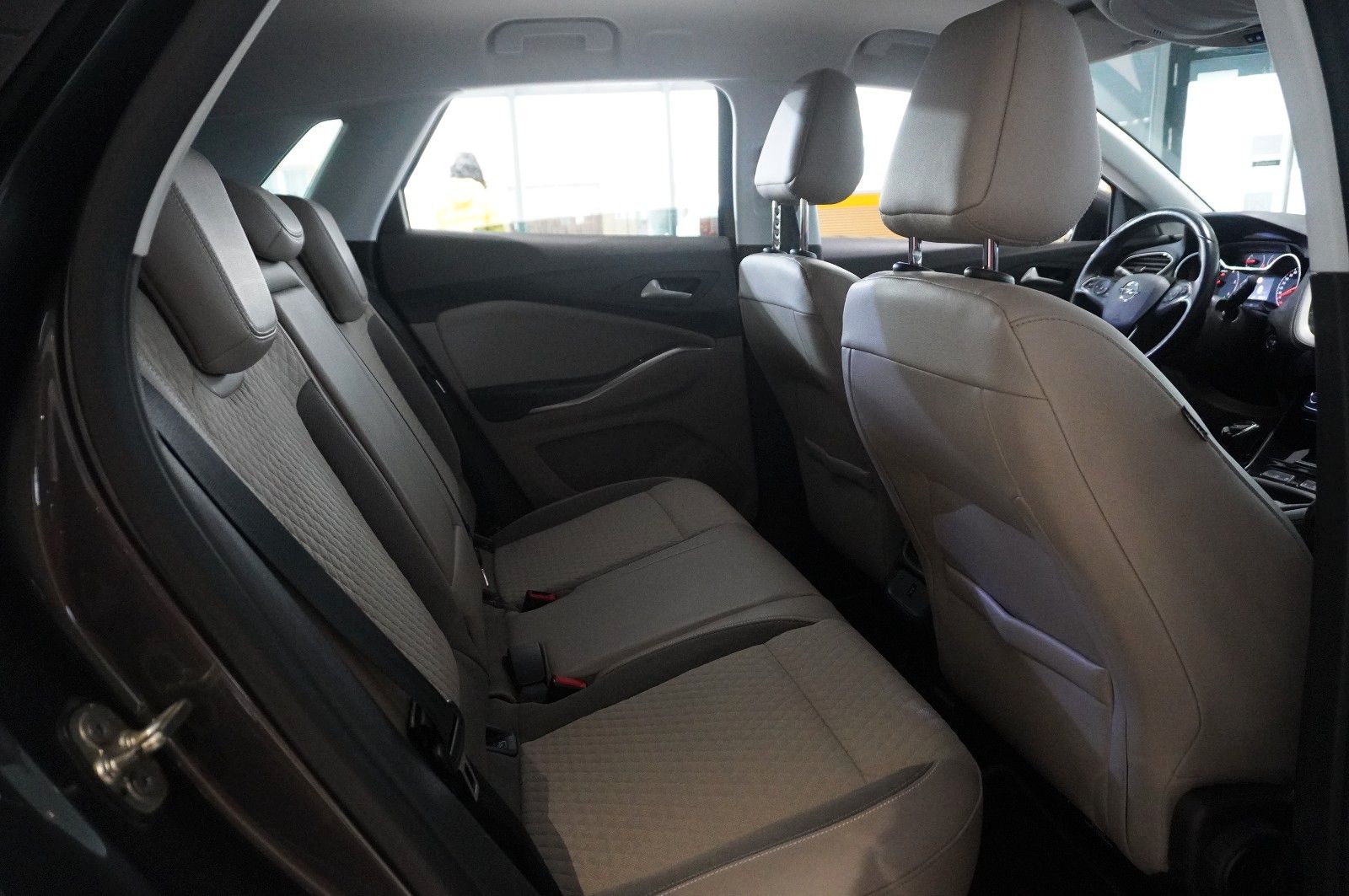 Fahrzeugabbildung Opel Grandland (X) 1.6D DYNAMIC NAVI/LED/360°/SH/GRIP