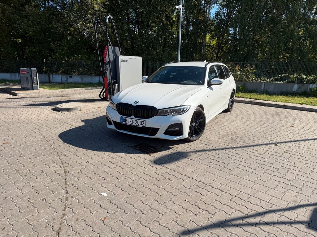 Image of BMW 330
