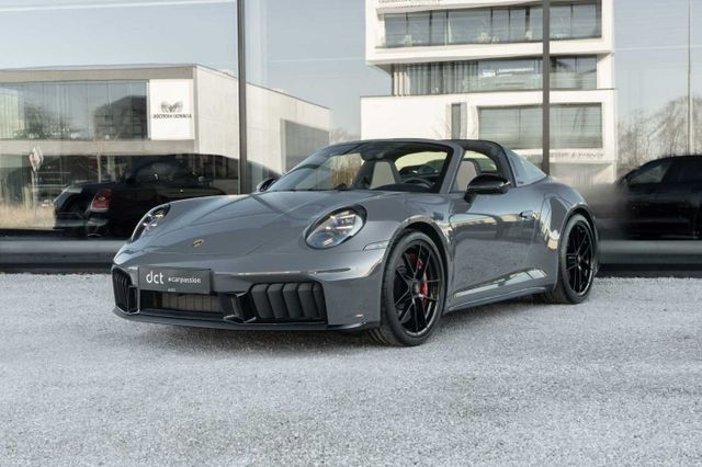 PORSCHE 992 Targa 4 GTS 18Way SportDesign Leather Chalk 