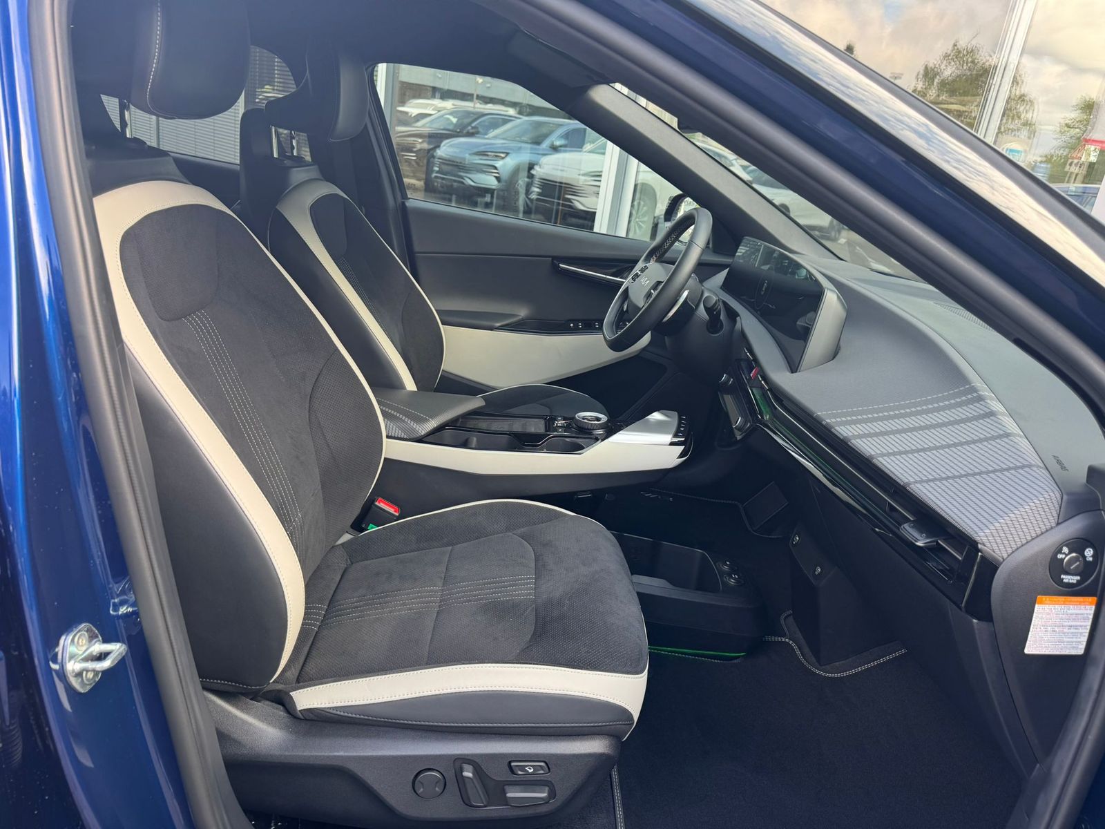 Fahrzeugabbildung Kia EV6 GT-Line 4WD WERKSGA+MEMO+DAB+HEAD+ACC+360°