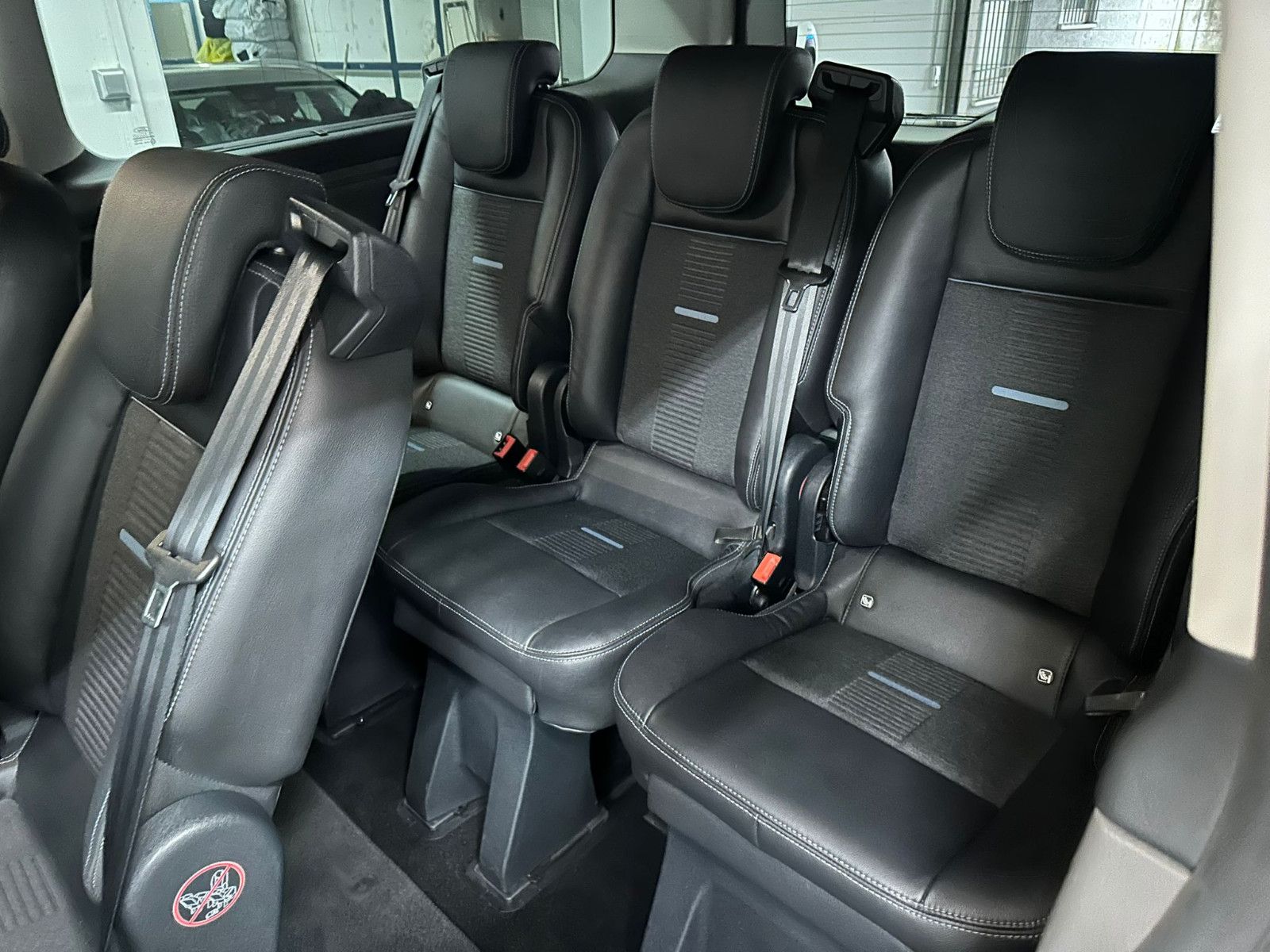 Fahrzeugabbildung Ford Tourneo Custom L1H1 Active*SDH*AHK*8-SITZE*XENON