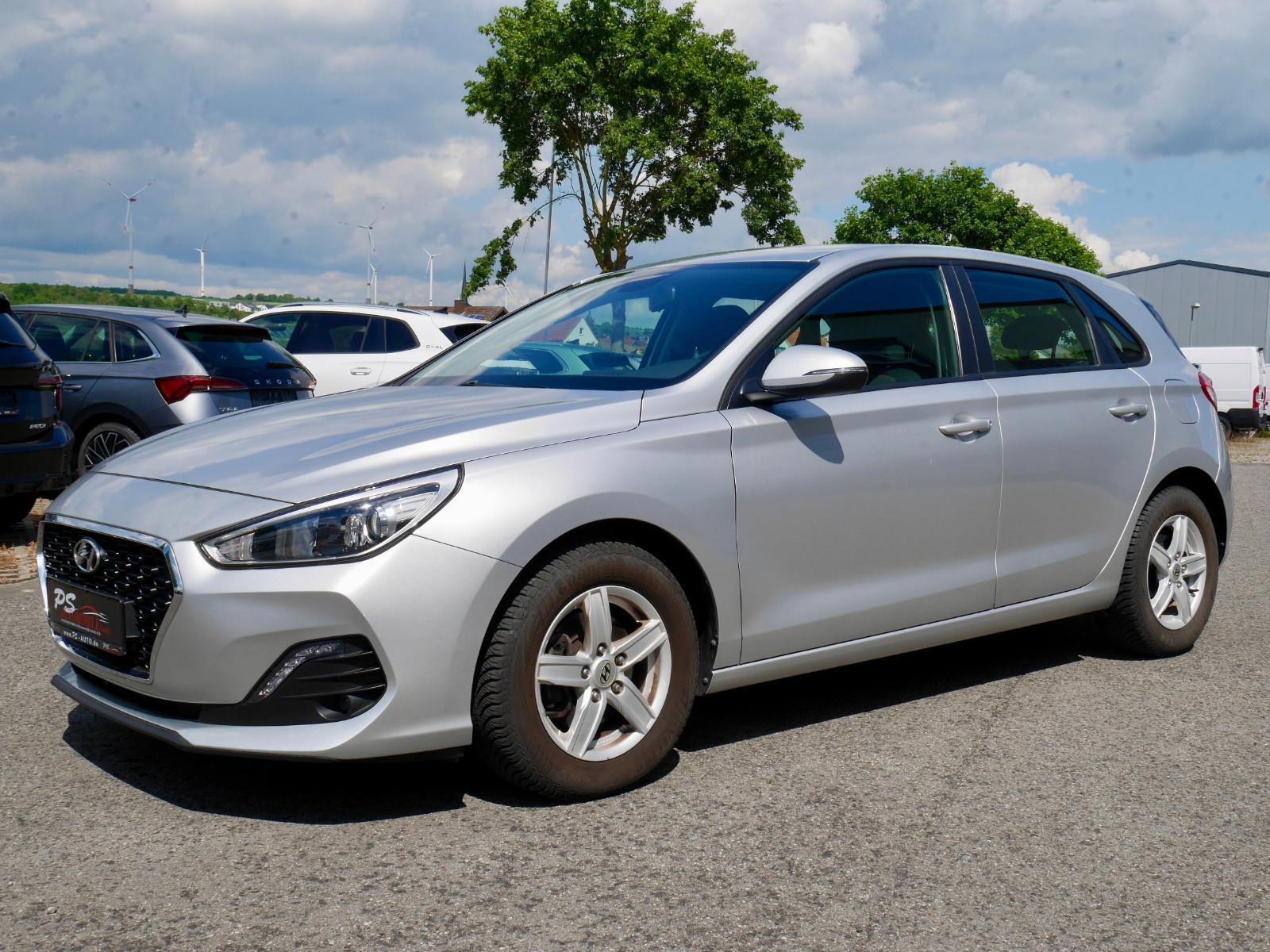 Hyundai i30 1.0 T-GDI "Select"+KAMERA+NAVI+SHZ+TEMPOMAT