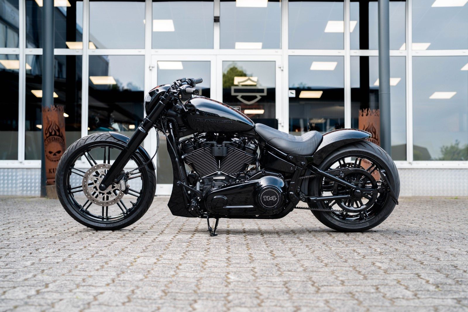 Fahrzeugabbildung Harley-Davidson FXBRS Breakout 114 cui - Kesstech BTC Gangster