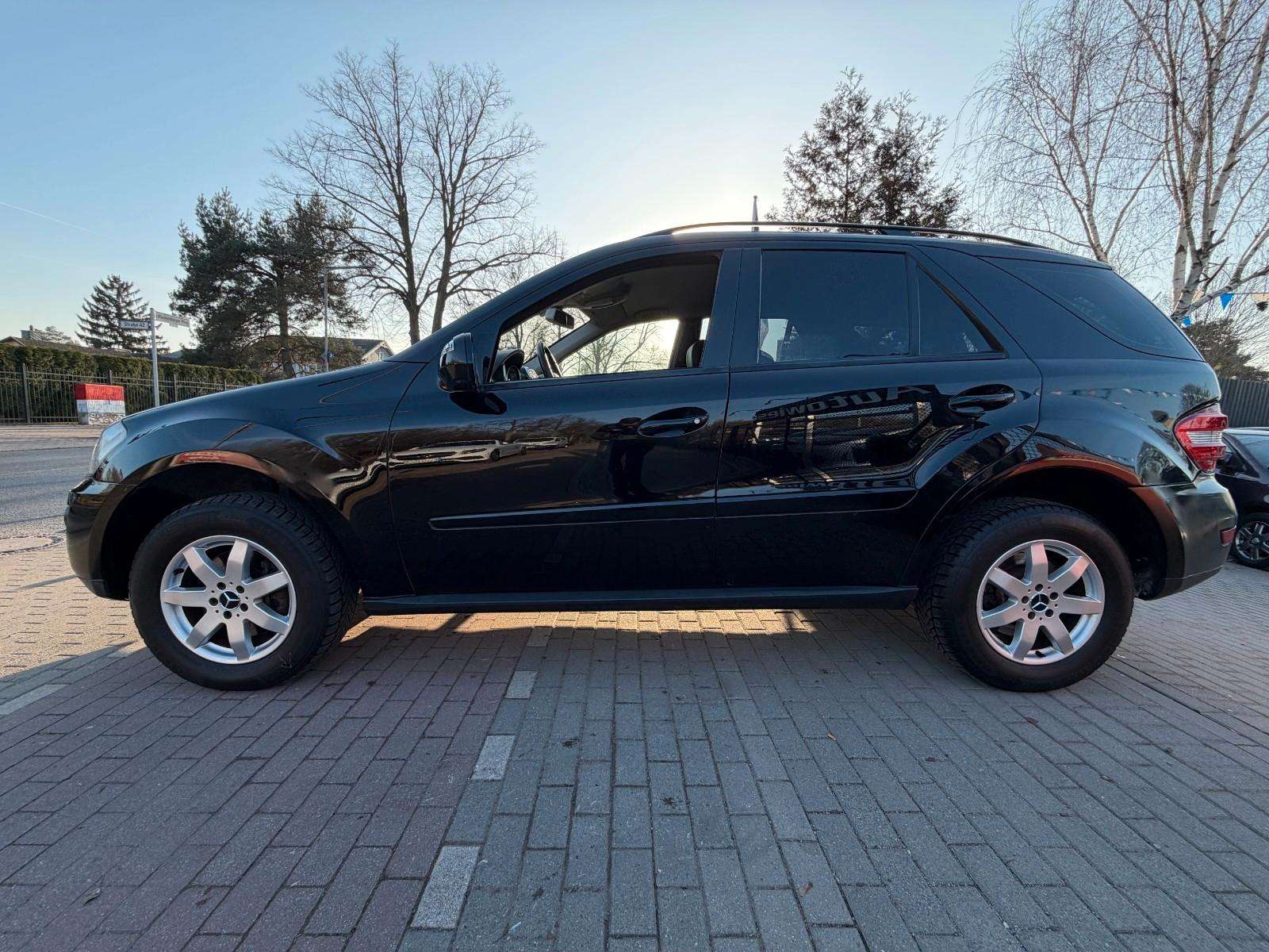 Mercedes-Benz ML300 2009 — photo 7