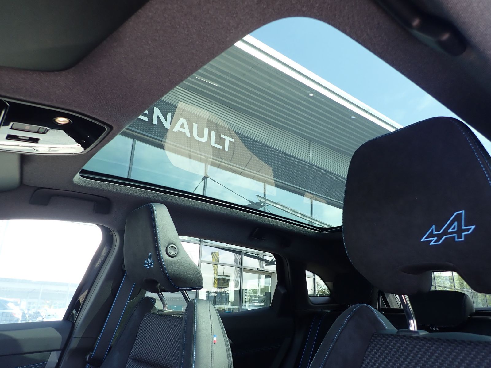 Fahrzeugabbildung Renault Austral Iconic Esprit Alpine Mild Hybrid 160 AT