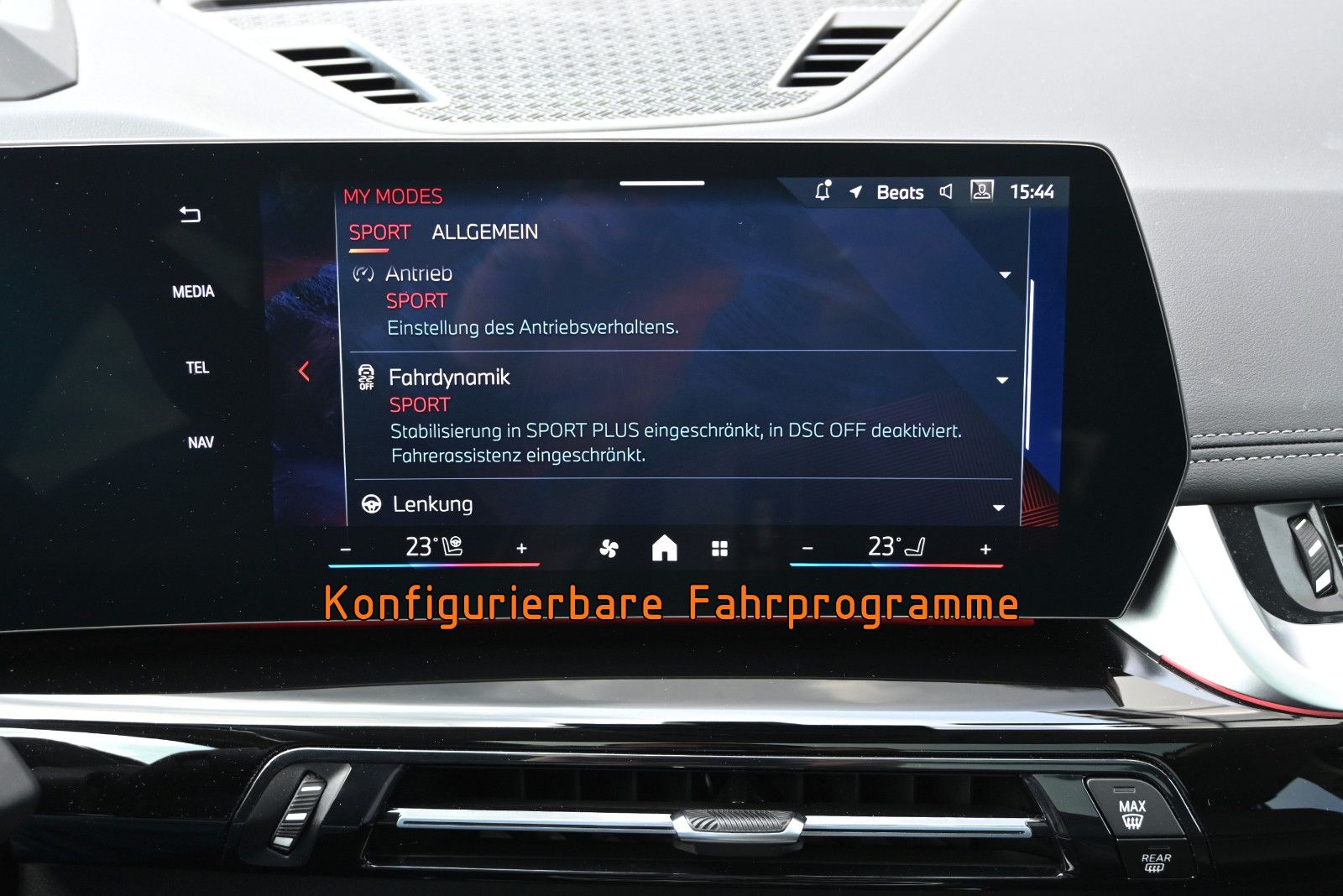 Fahrzeugabbildung BMW X1 xDr.23d xLine °ACC°AHK°HUD°H/K°MEMO°PANO°360°