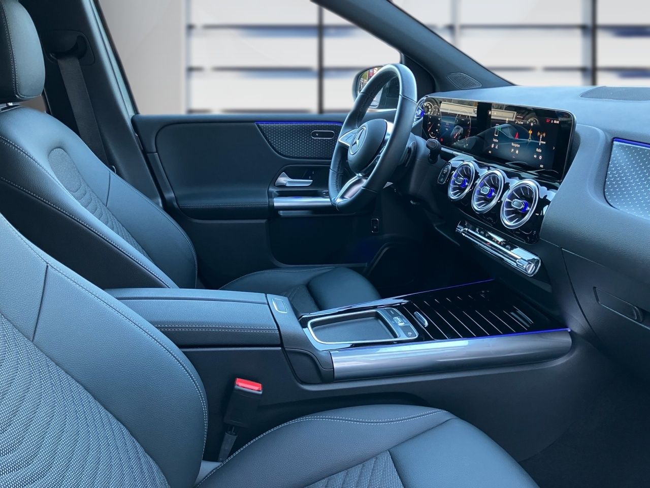 Fahrzeugabbildung Mercedes-Benz B 180 NIGHT+AHK+MULTIBEAM+LENKRADHEIZ+KAMERA+