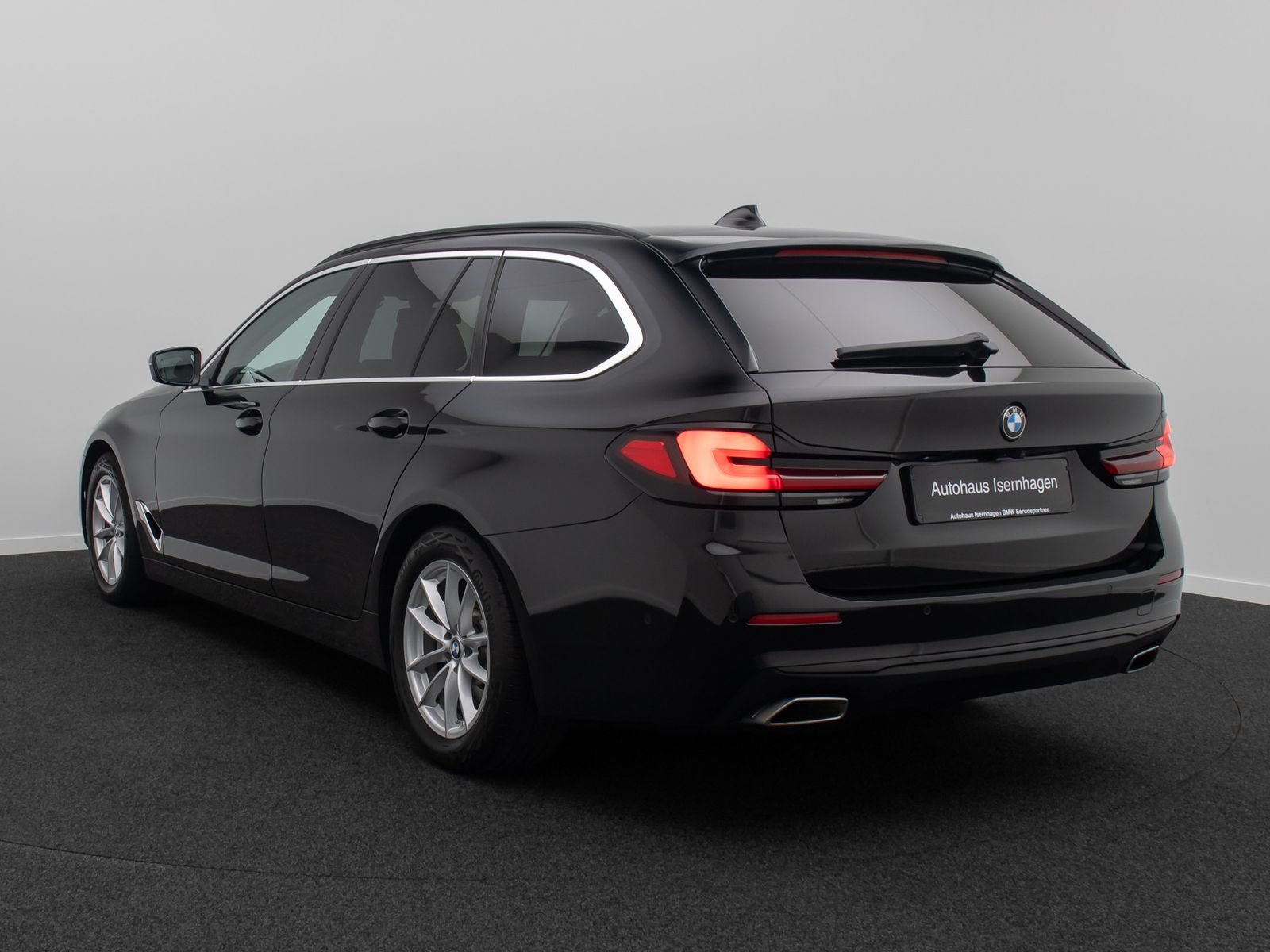 Fahrzeugabbildung BMW 520d ACC 360&deg;HUD DAB Panorama 4xKlima Komfort