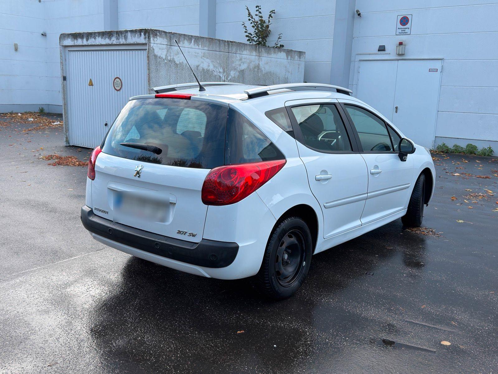 Peugeot 207 2012 — photo 12