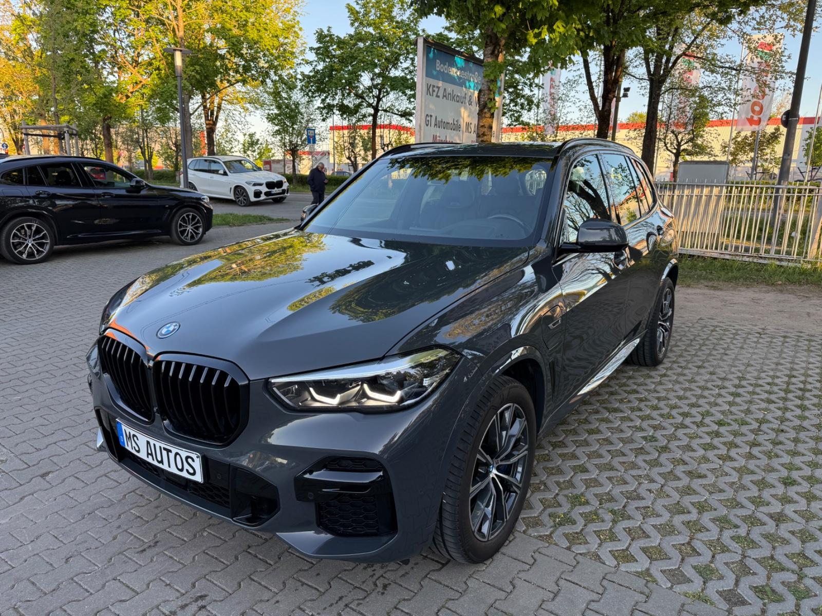 BMW X5 xDr 45 e M Sport*Pano*Head*360°*Massage*Msitz