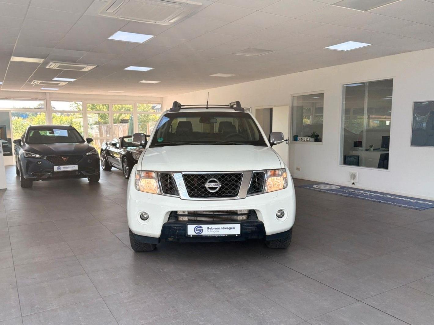 Nissan Navara Double cabine 3.0 231ch - Attelage - Régulateur - Ecran tactile - Sièges chauffants