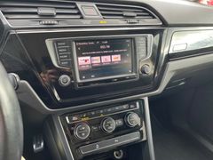 Fahrzeugabbildung Volkswagen Touran 1.4 TSI Sound*Panorama*ACC*AppleCarPlay*