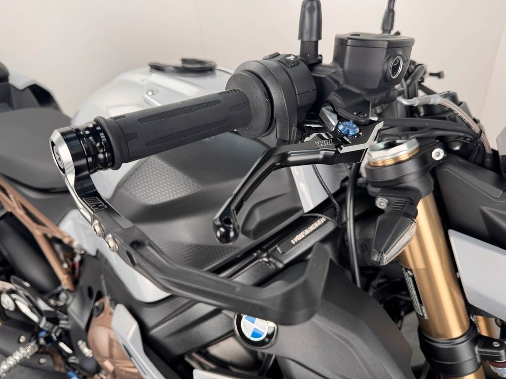 Fahrzeugabbildung BMW S1000 R *TOP-ZUSTAND *SCHMIEDERÄDER