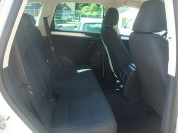 Volkswagen Touareg - 8