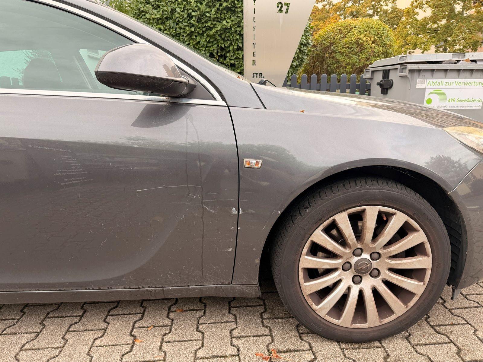 Opel Insignia 2011 — interior