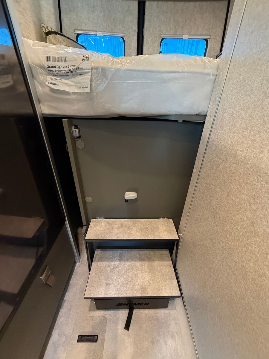 Fahrzeugabbildung HYMER / ERIBA / HYMERCAR Grand Canyon S - MB 600 SD- 4x4- 11.496€ sparen!