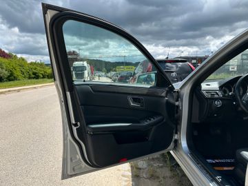 MYAUTOCENTER – Gebraucht- und Jahreswagen mit Werkstattservice in Pfaffenhofen Mercedes-Benz E 350d T Avantgarde 4-Matic *NAVI*AHK*LED*SHZ*