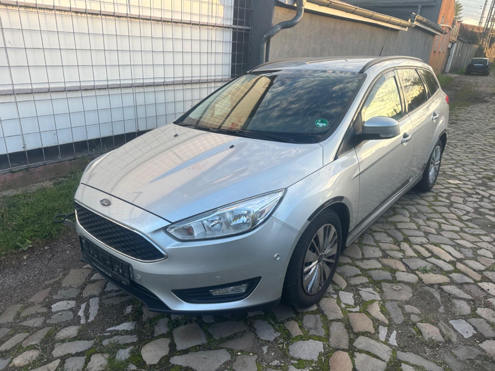 Ford Focus 1,0 EcoBoost Trend Turnier MOTORSCHADED
