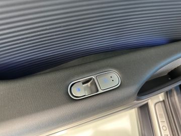 Fahrzeugabbildung Hyundai IONIQ 6 2WD 77,4 kWh 229 PS UNIQ-Paket