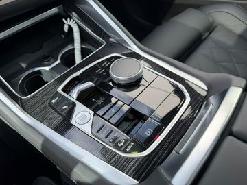 BMW X6 - 11