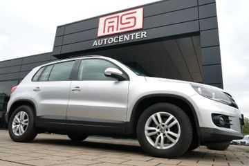 Volkswagen Tiguan - 1