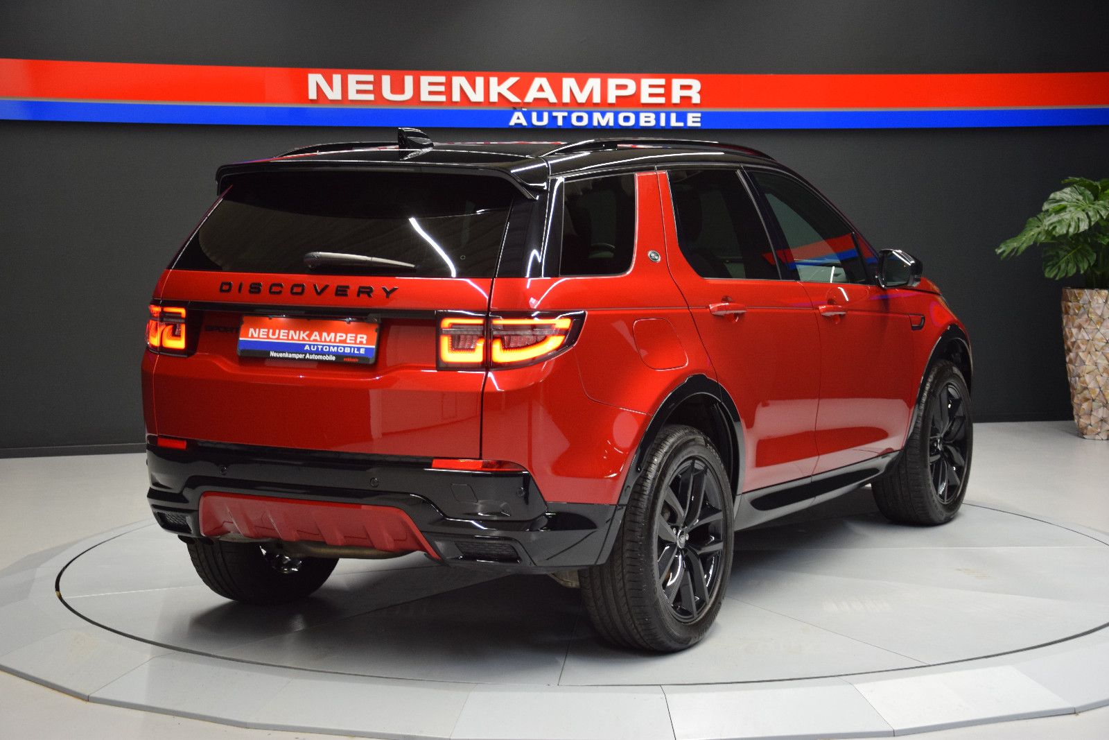 Fahrzeugabbildung Land Rover Discovery Sport Dynamic SE AWD Pano ACC Memory