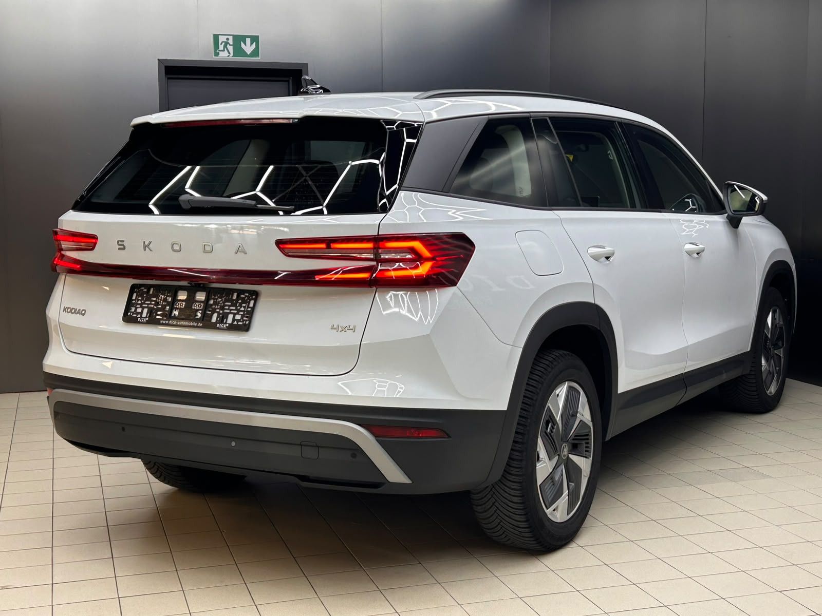 Fahrzeugabbildung SKODA Kodiaq 2.0 TDI DSG 4x4 Select 7SI+MEMO+LED++AHK+
