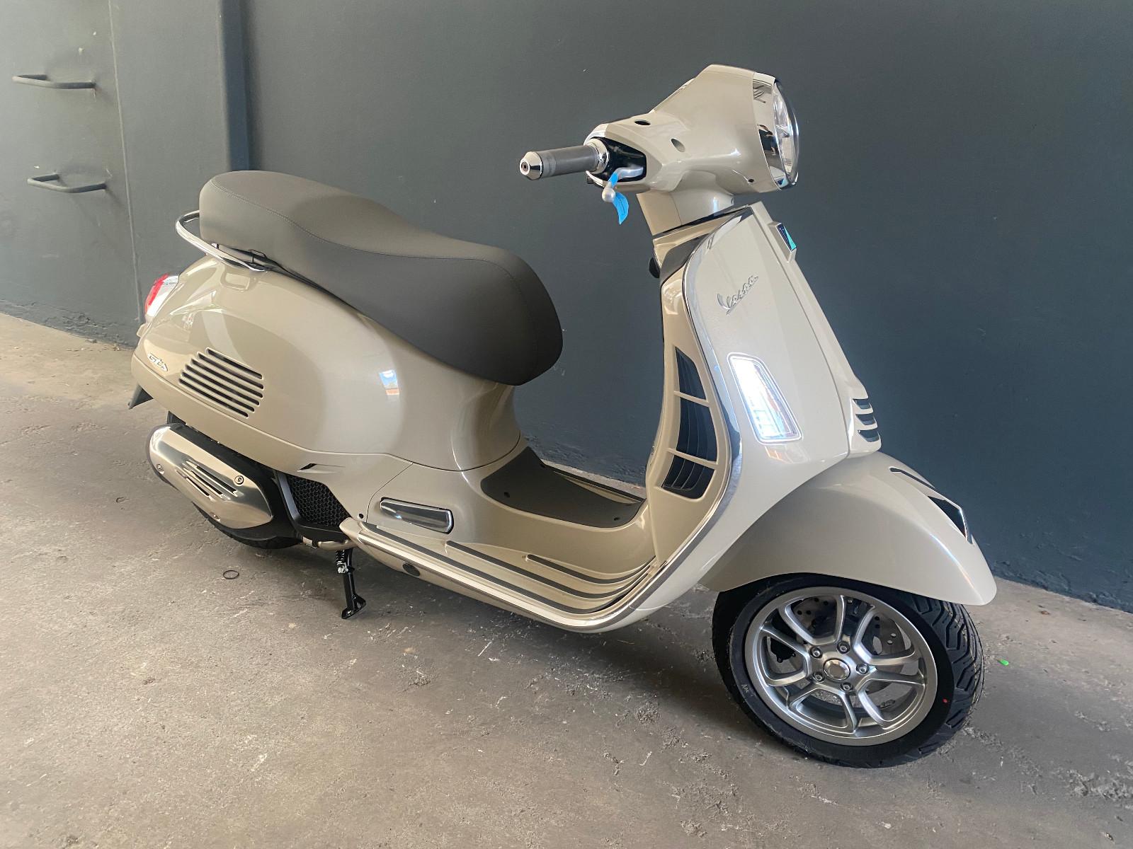 Vespa GTS 125 E5+ 2026 Beige und Mint Modell2026