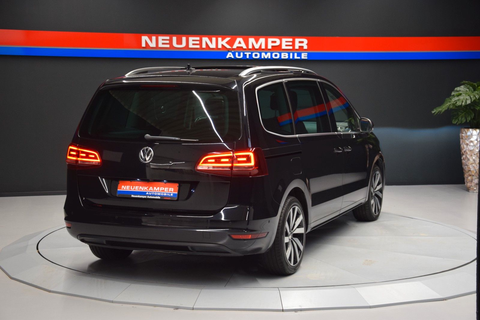 Fahrzeugabbildung Volkswagen Sharan Join Pano ACC Easy-Open Kamera Bi-Xenon