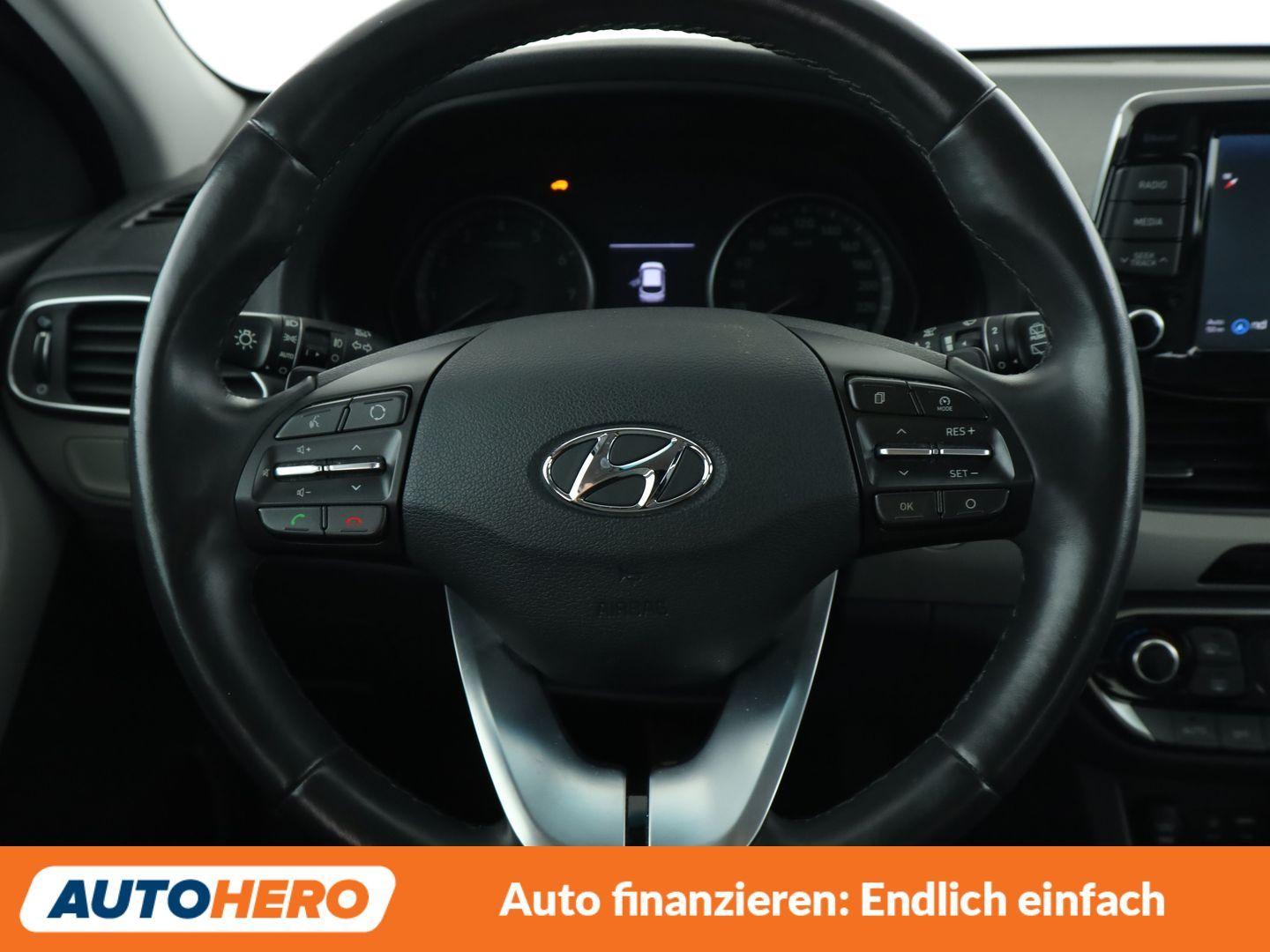 Hyundai i30 1.4 TGDI Trend Aut*NAVI*LED*TEMPO*CAM*PDC*